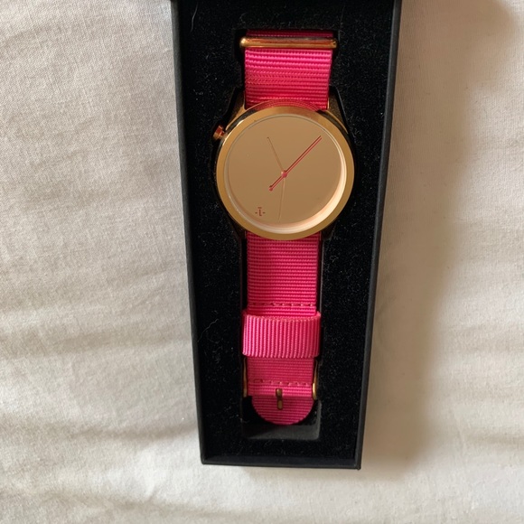 1Face Watch with Rose Gold Face and Pink Strap - Picture 2 of 2